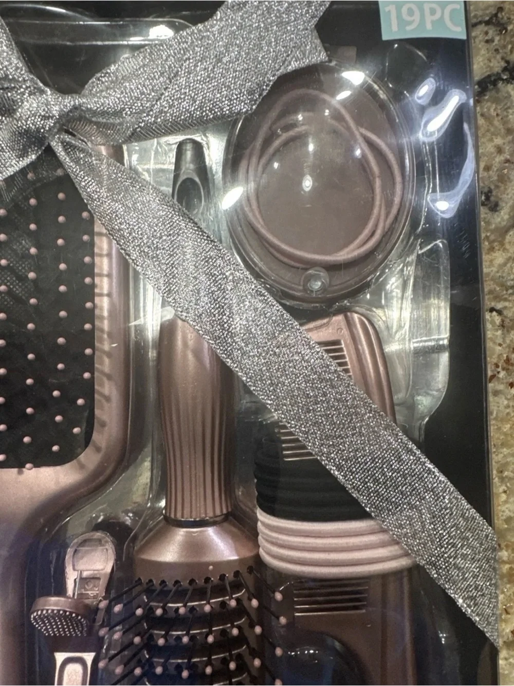 19-piece pink hairbrush and styling set (D)